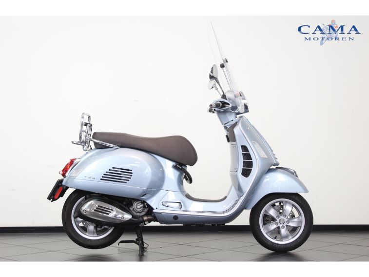 Vespa GTS 300 HPE 2022