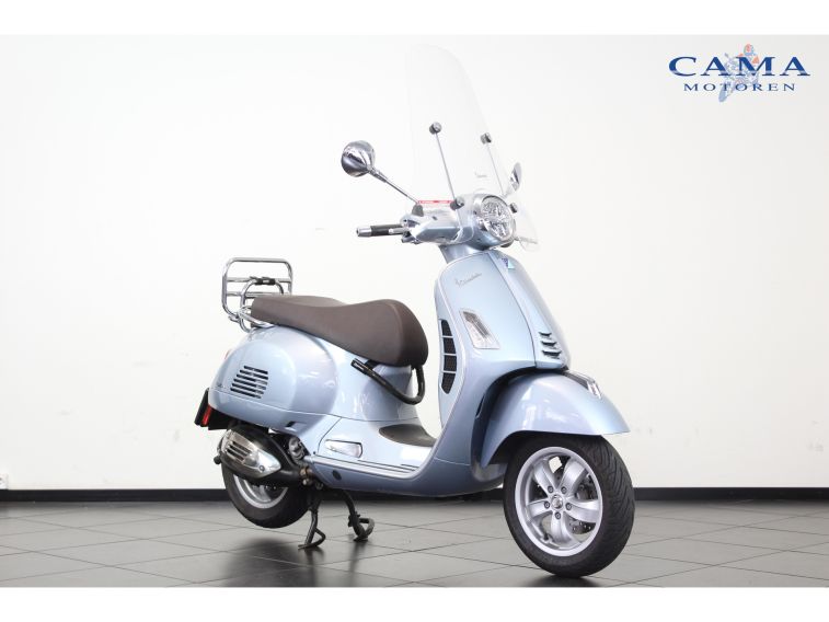 Vespa GTS 300 HPE 2022