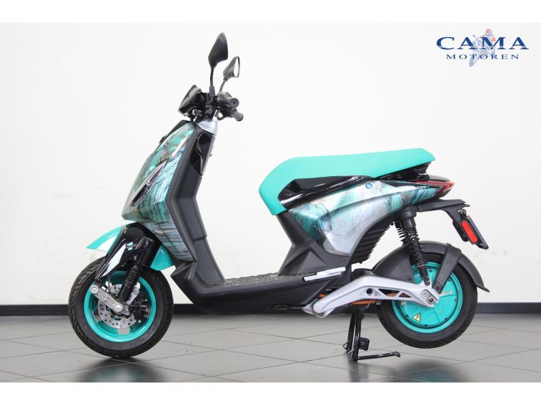 Piaggio 1 Elektrische brom Feng Chen Wang