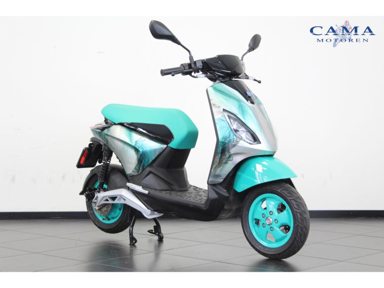 Piaggio 1 Elektrische brom Feng Chen Wang