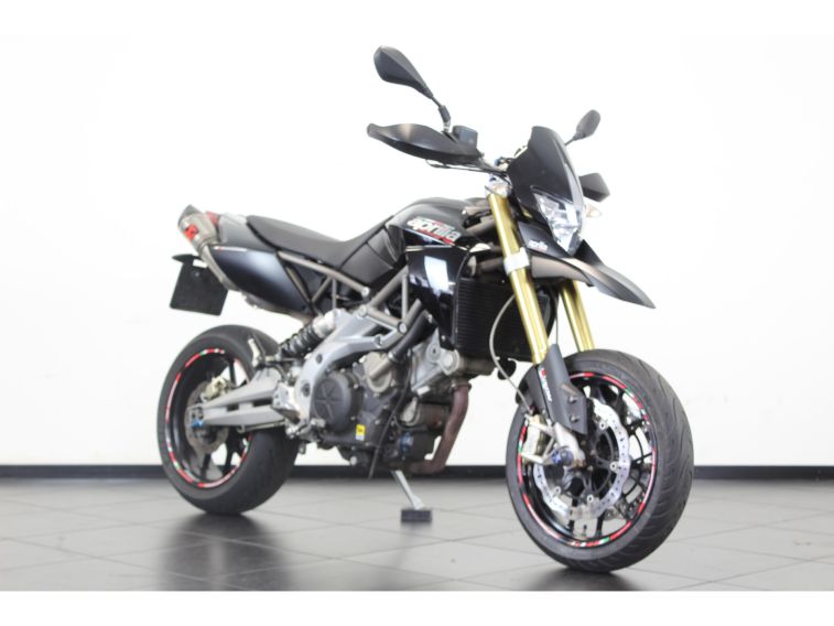 Aprilia Dorsoduro 750